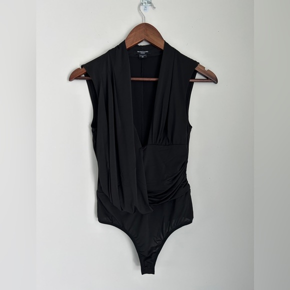 GUESS by Marciano Sleeveless Bodysuit with plunging neckline 🌚🖤 - Picture 3 of 8